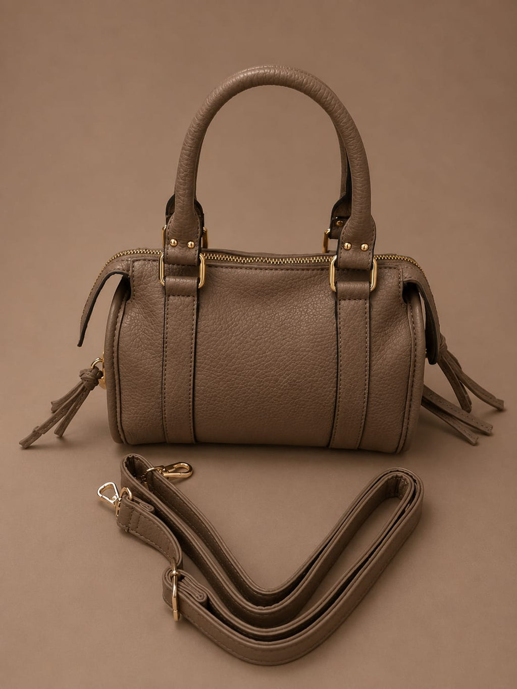 Mini Sac Bowling Taupe – vue du dessus avec bandoulière