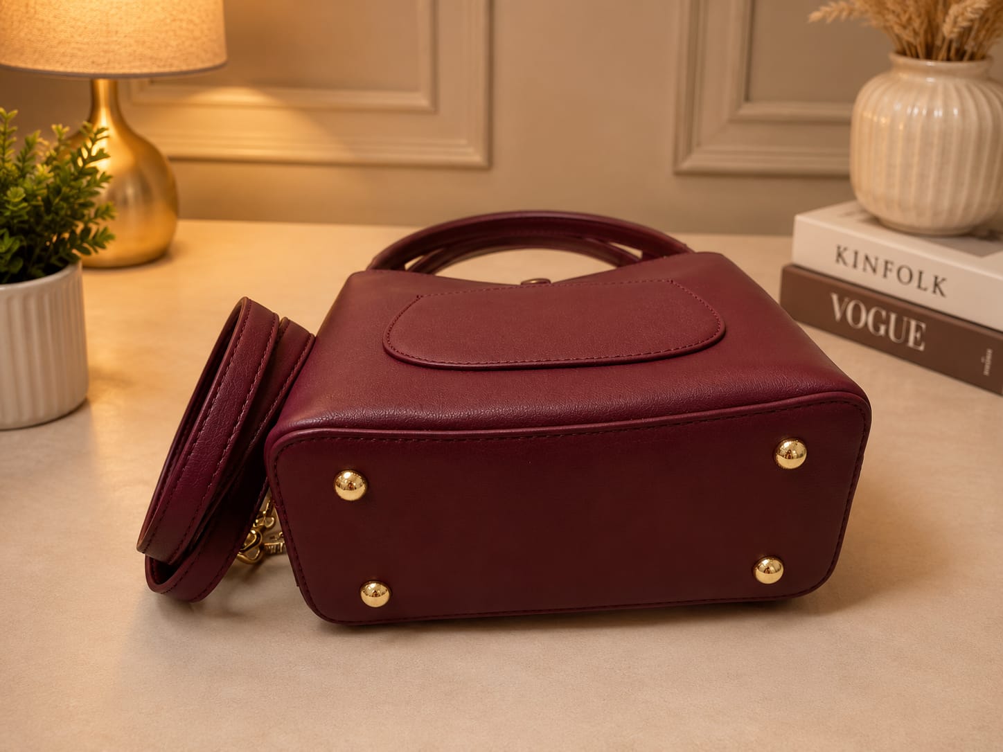 Sac bucket bordeaux - vue de face avec poche extérieure