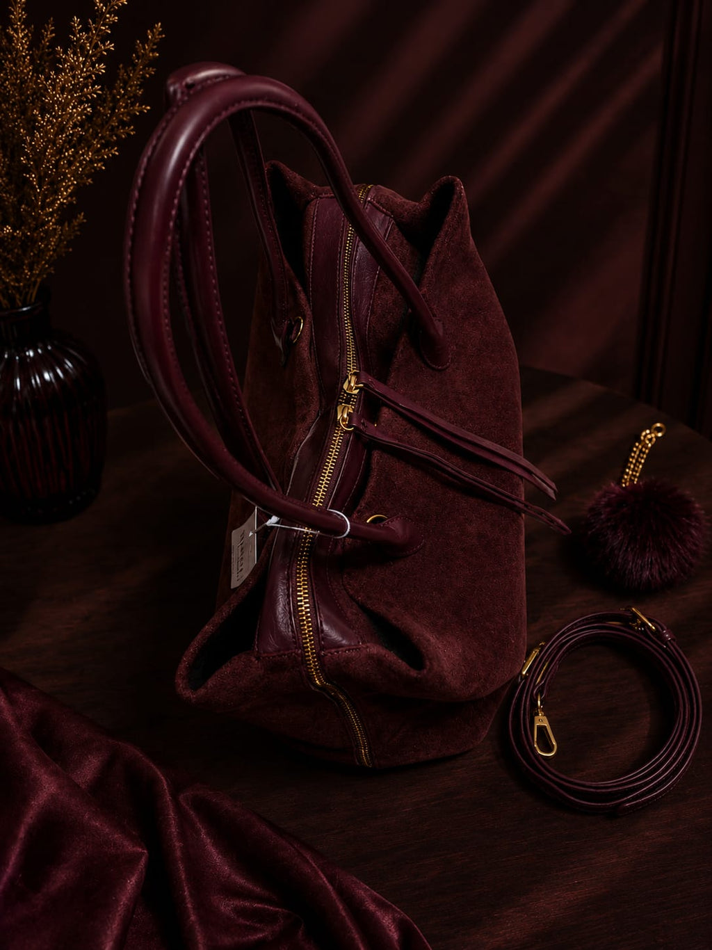 Sac Marina bordeaux – vue avec mannequin