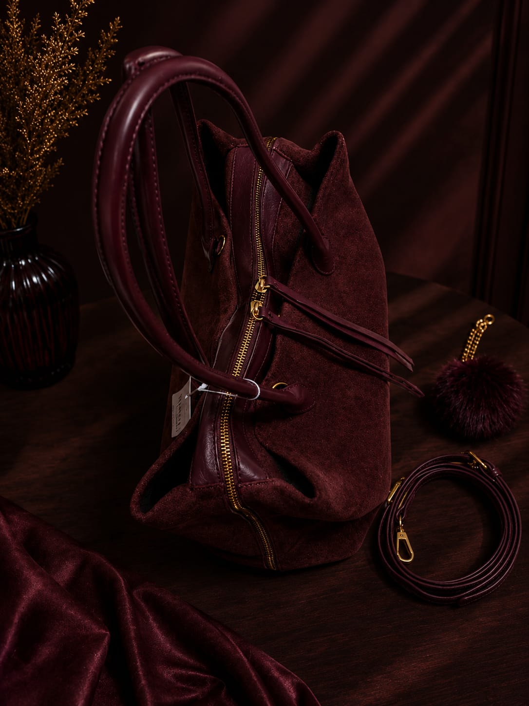 Sac Marina bordeaux – vue avec mannequin