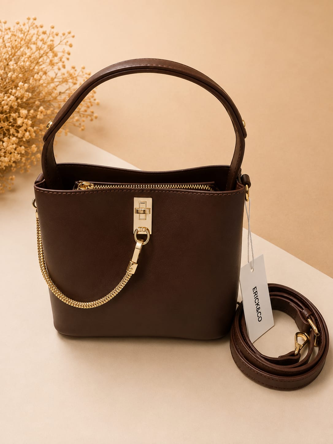 Sac bucket marron chocolat ouvert – vue intérieure
