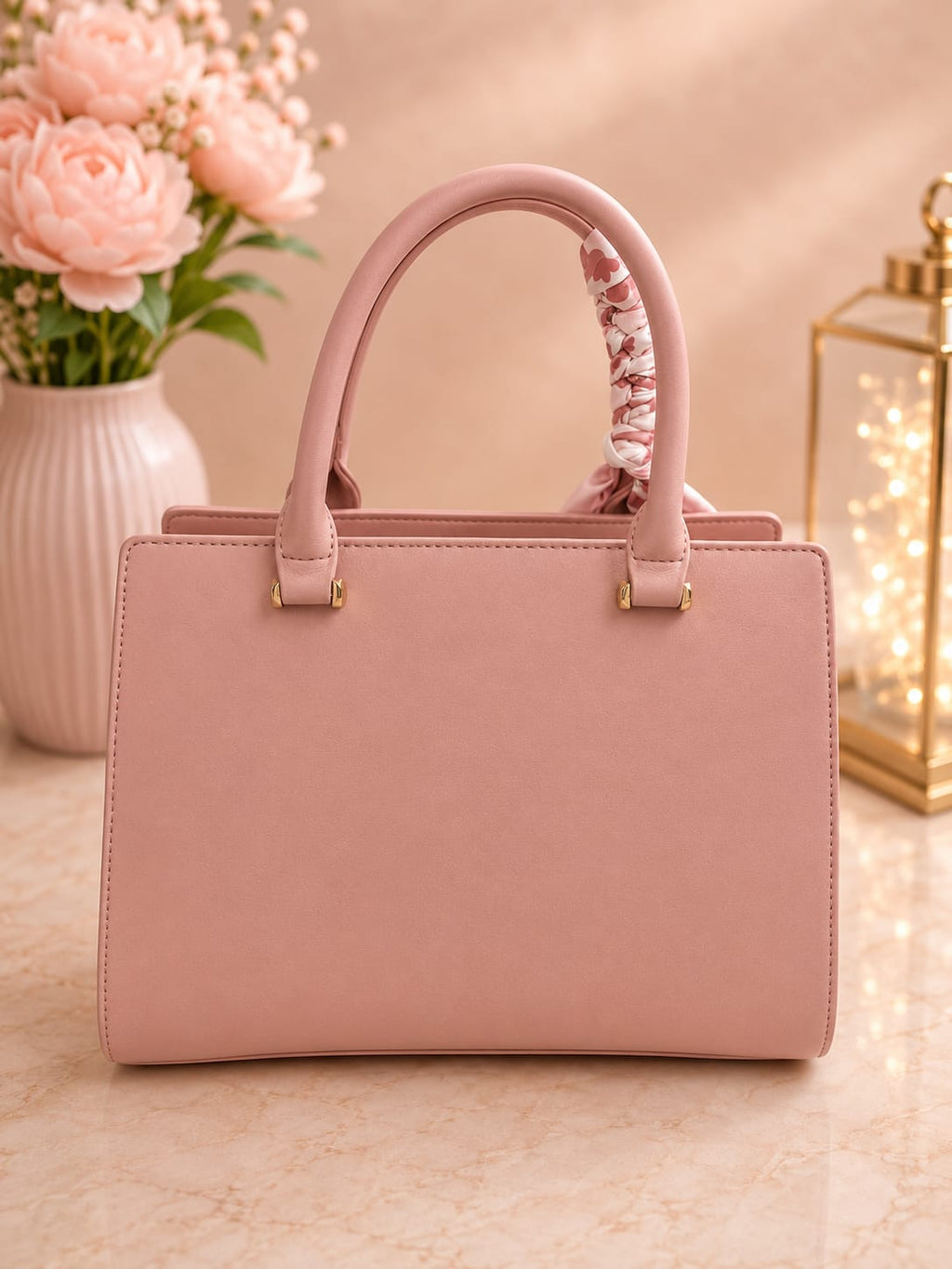 Sac à main rose avec foulard - vue de face