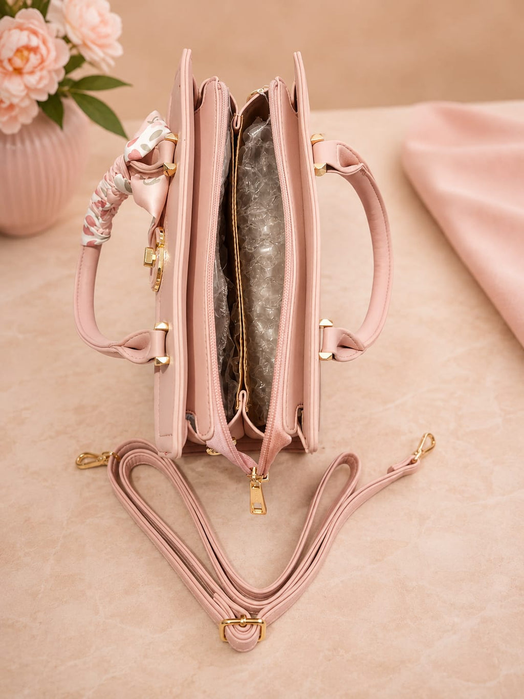 Sac à main rose - vue de côté avec fermeture éclair