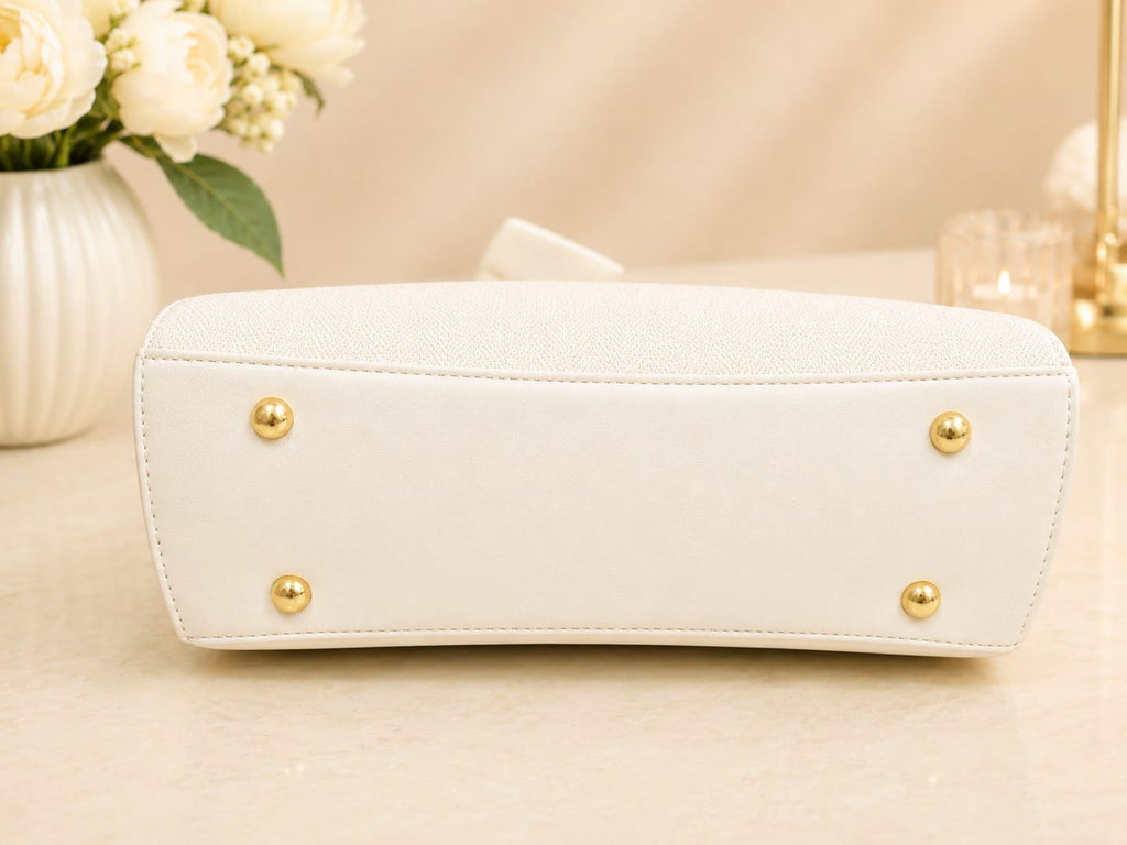 Sac à main blanc - intérieur ouvert avec bandoulière
